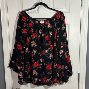 Free Kisses Black and Red Floral Blouse with Bell Sleeves Women’s Size 1X Plus